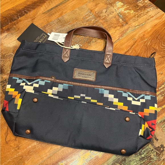 Pendleton Handbags - NWT Pendleton Carico Travel Tote